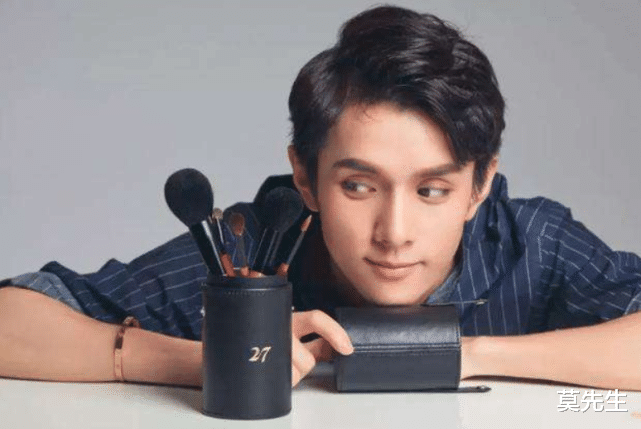 李佳琦|李佳琦的无奈，本想赚够2千万回老家，今一场直播2.5亿人围观