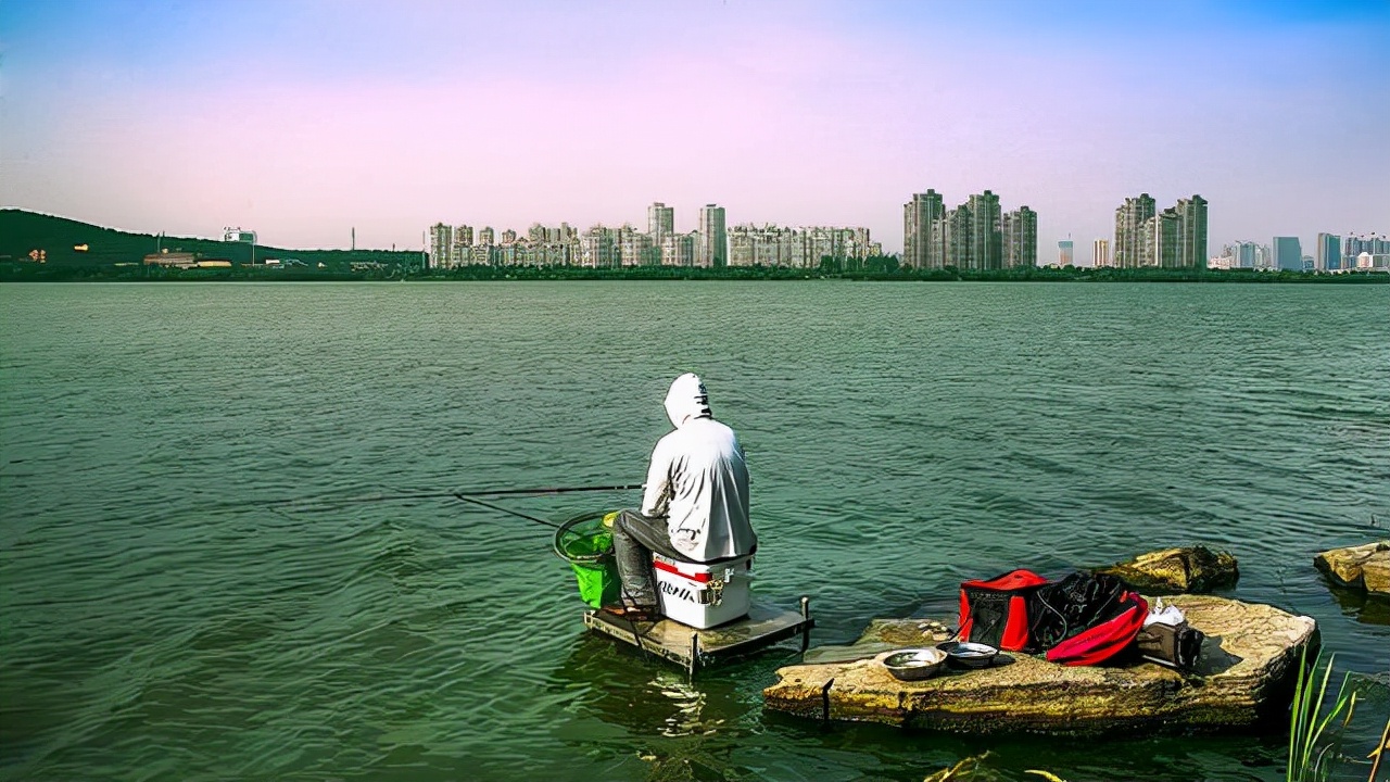 饵料|怎么获得免费渔品?学会薅羊毛,钓鱼不花钱,饵料用一包扔一包