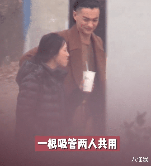 周一围|奶茶事件后，周一围和女助理再被拍，小跑上车保持距离满满求生欲