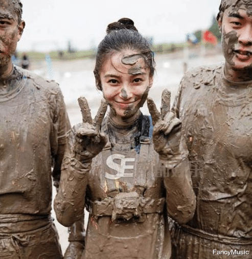 娱乐圈|“滚出娱乐圈”的她们，有的火了，有的真“滚”了