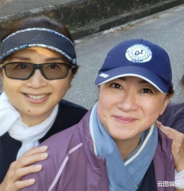 吴宣仪|周润发跑步队阵容曝光，邵美琪等大咖云集，发哥帮队员按摩没架子