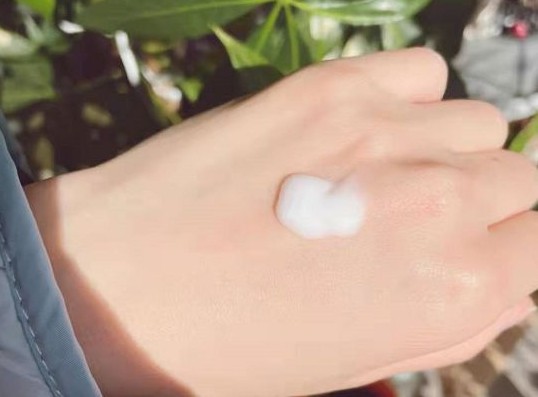 牛仔裤 身体乳真是智商税？孕期每天5毛钱身体乳，告别“鸡皮”“暗沉”