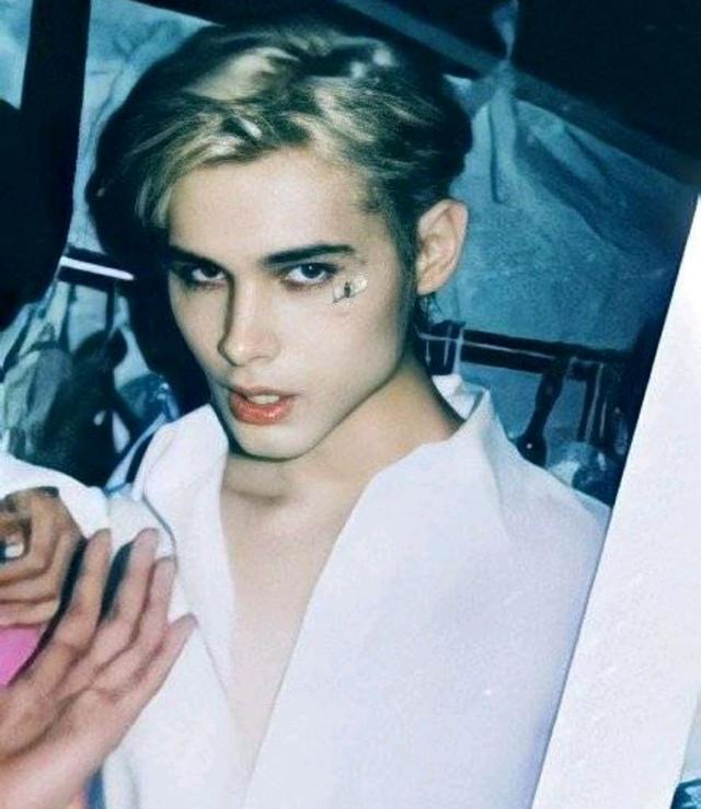 利路修|利路修换发色营业，成为《创》颜值担当，谁看了不说一句天生爱豆