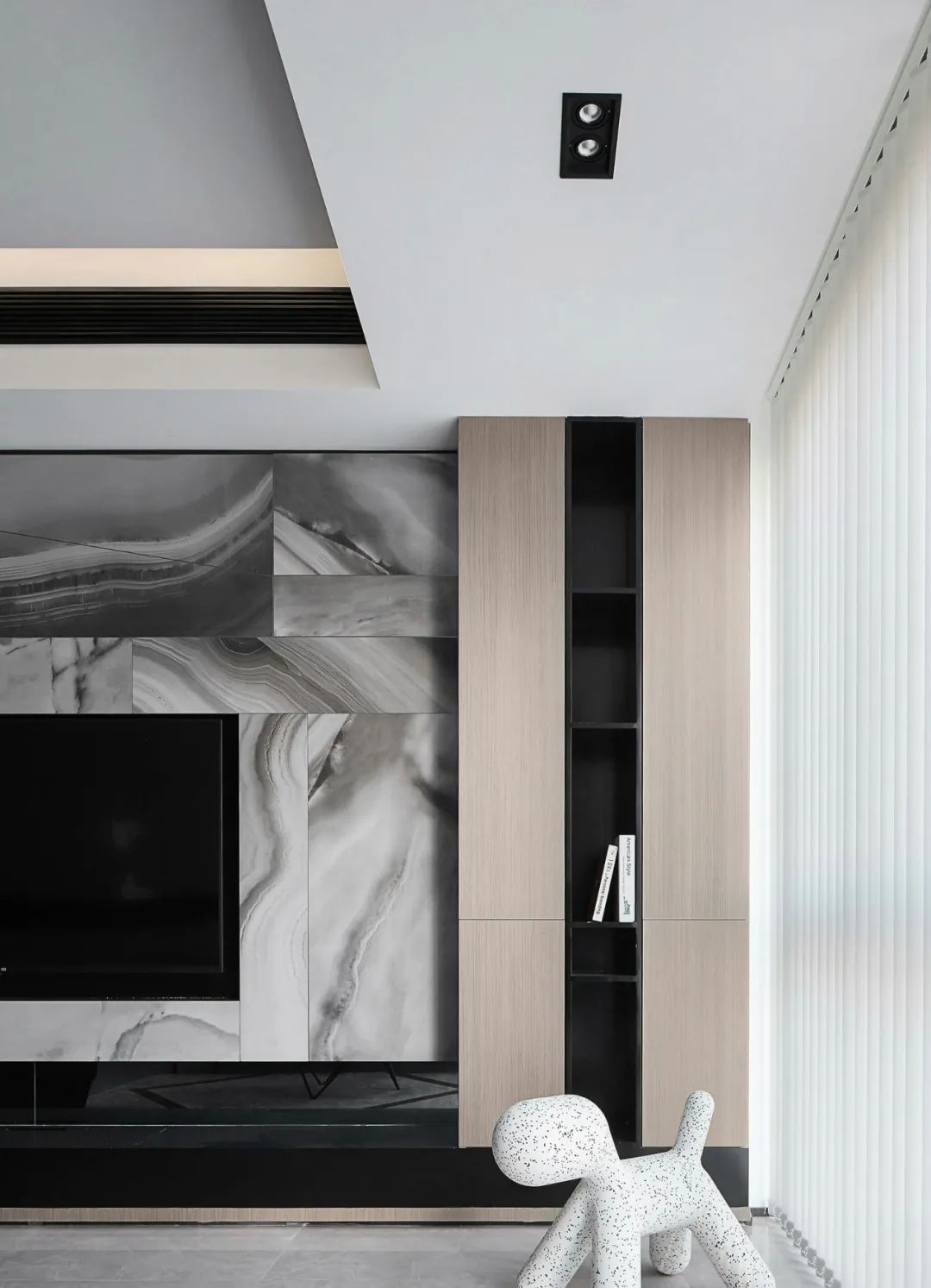 黑白灰+大理石：他家完美演绎都市里的极简生活！
