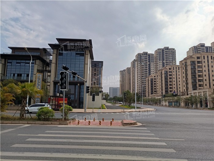 龙岗|实探南宁龙岗西：14个楼盘实景+道路建设，颠覆你的想象！