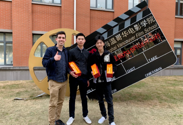 张艺谋|张艺谋：给小11岁岳母尽孝坦然从容，你们就是我的亲人