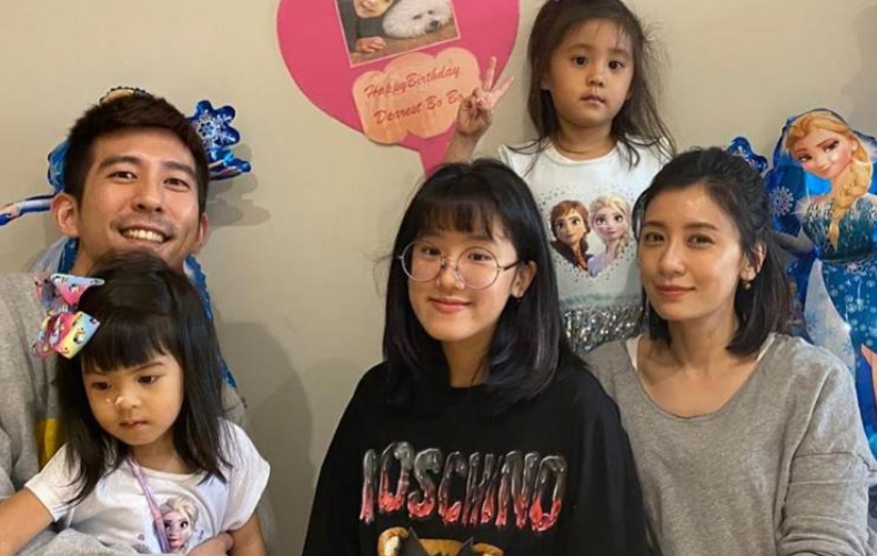 贾静雯|贾静雯晒女儿，咘咘被赞是神仙颜值，梧桐妹会成下个黄多多？