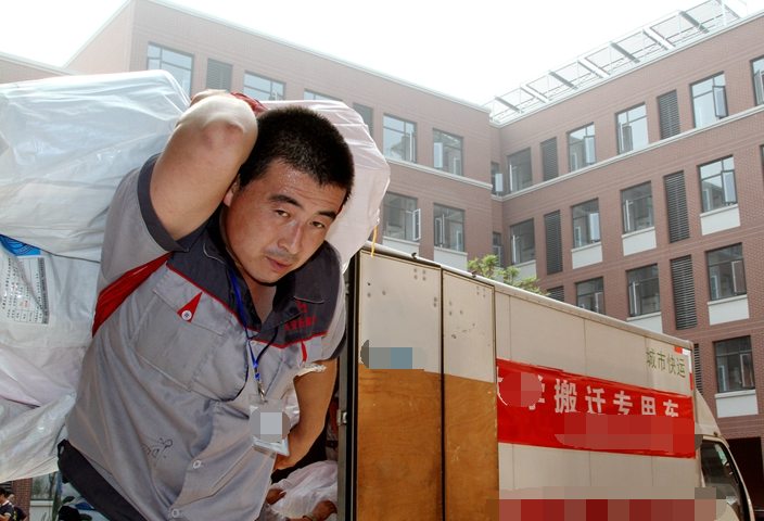 天天听健康|男性身体出现“2黑2粗”,可能肺已经已经严重受损,你若没有,肺还“强壮”