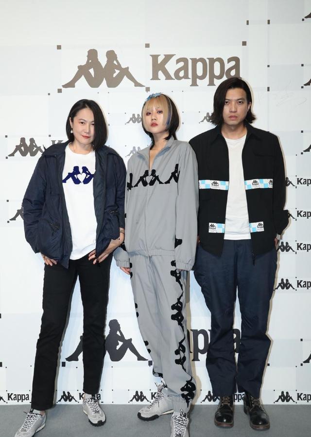 懒美人时尚|窦佳嫄和窦靖童性格都很像，穿搭都是中性风，简直就像双胞胎