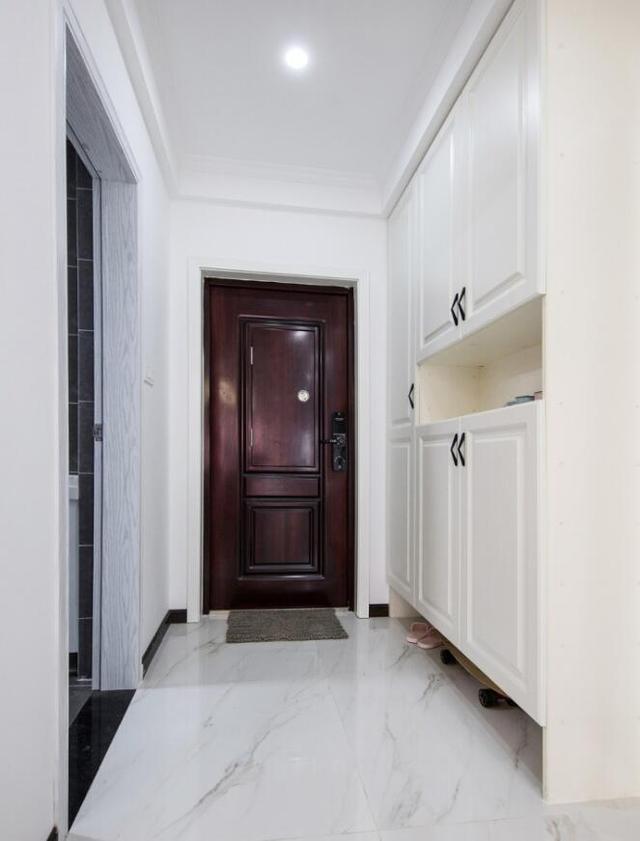 越来越多人这样设计玄关柜，方便实用又漂亮，不浪费一寸空间