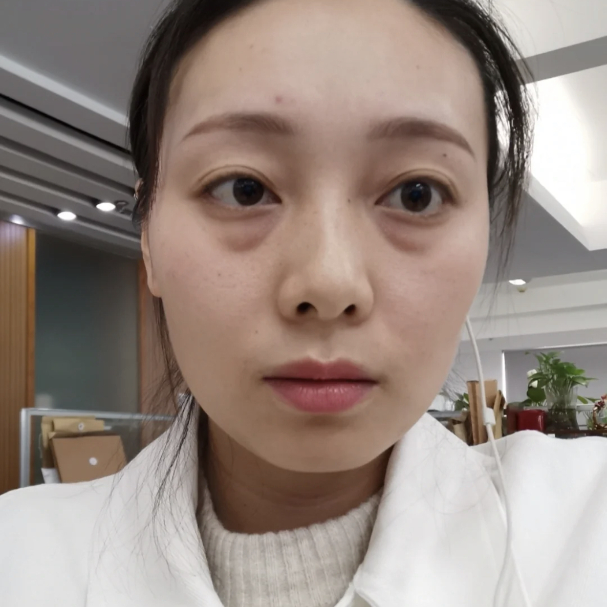 蒂尔施|过了40岁的女人，“眼袋”如何护理？养成这几个习惯，会减轻很多