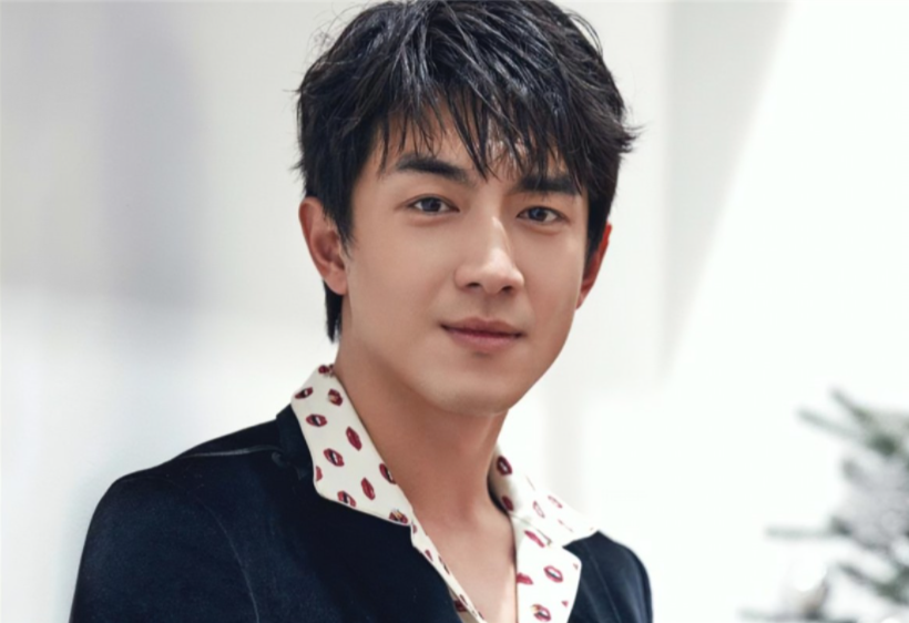 刘昊然|林更新带美女回家被偷拍！车内热聊举止亲密，女方抽烟姿势熟练