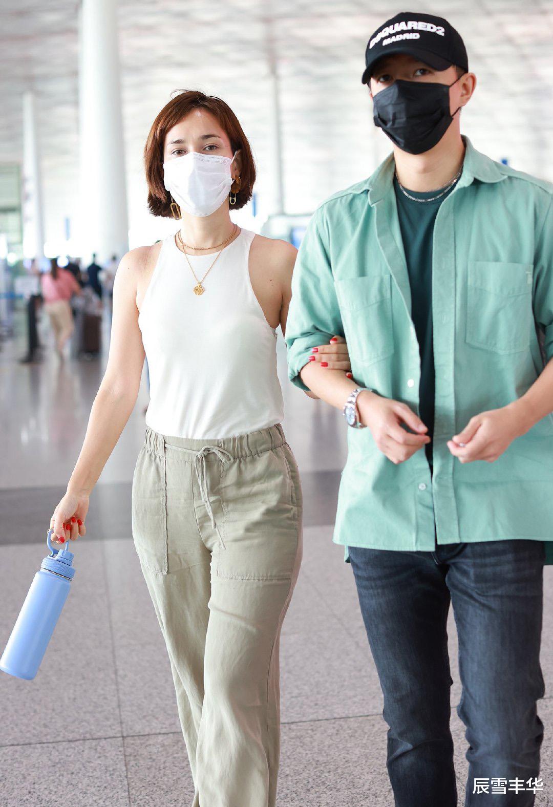辰雪丰华|卢靖姗有身材就是任性,穿圆领“吊带背心”走机场,一点都不庸俗