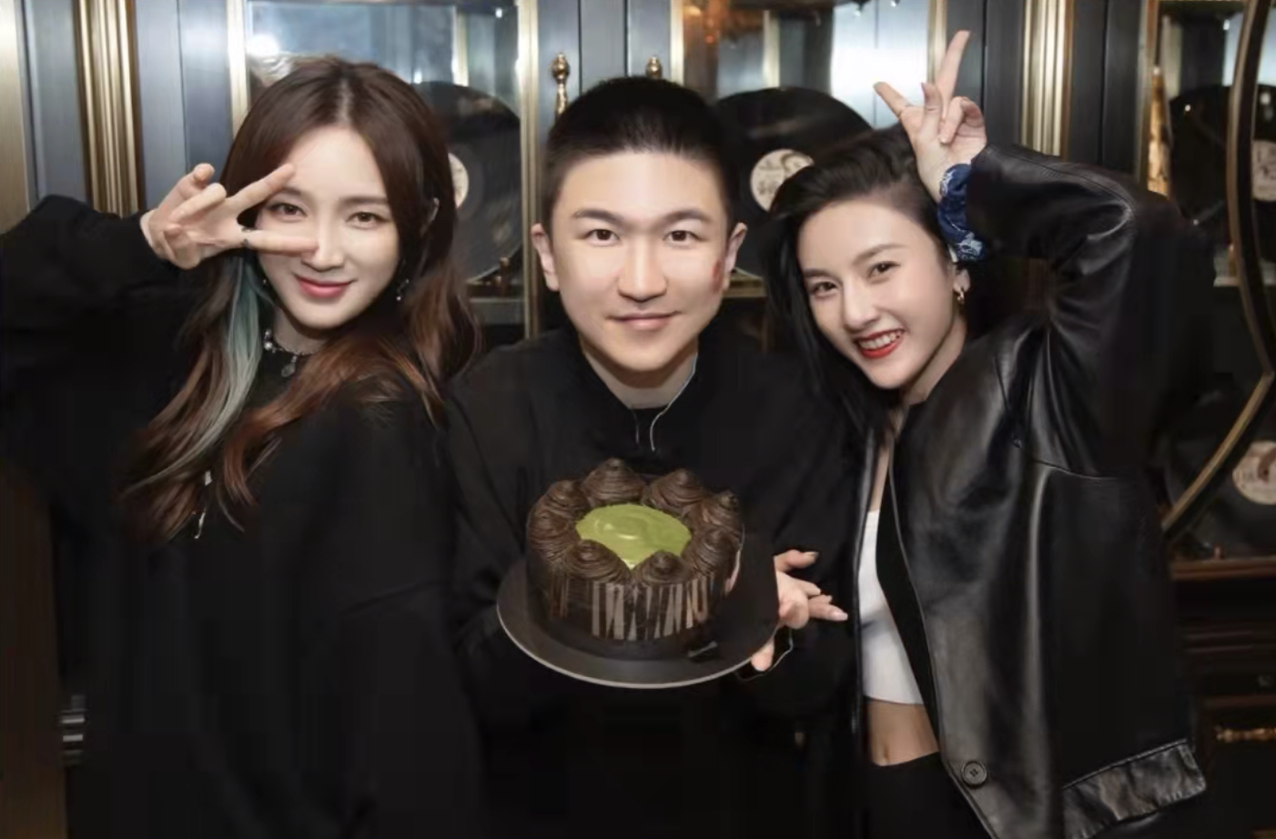 张大大|张大大晒生日照，baby宋祖儿孟佳王嘉尔出镜，再次彰显强大朋友圈