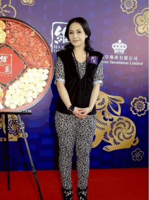 阿娇|5位身材对不起脸的女星，每次红毯别人斗艳，她们却犹如公开处刑