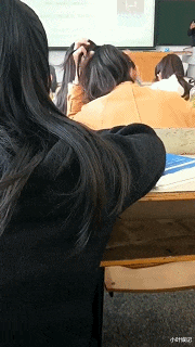 小叶娱记 “当保安第一天，锁了一辆乱停的轿车，队长肯定会奖励我的！”