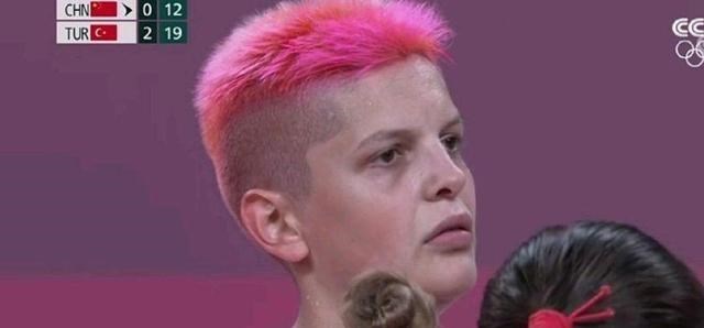 家中大小宝|状态不佳？中国女排，0比3首战失利，王梦洁和朱婷先后被推上热搜