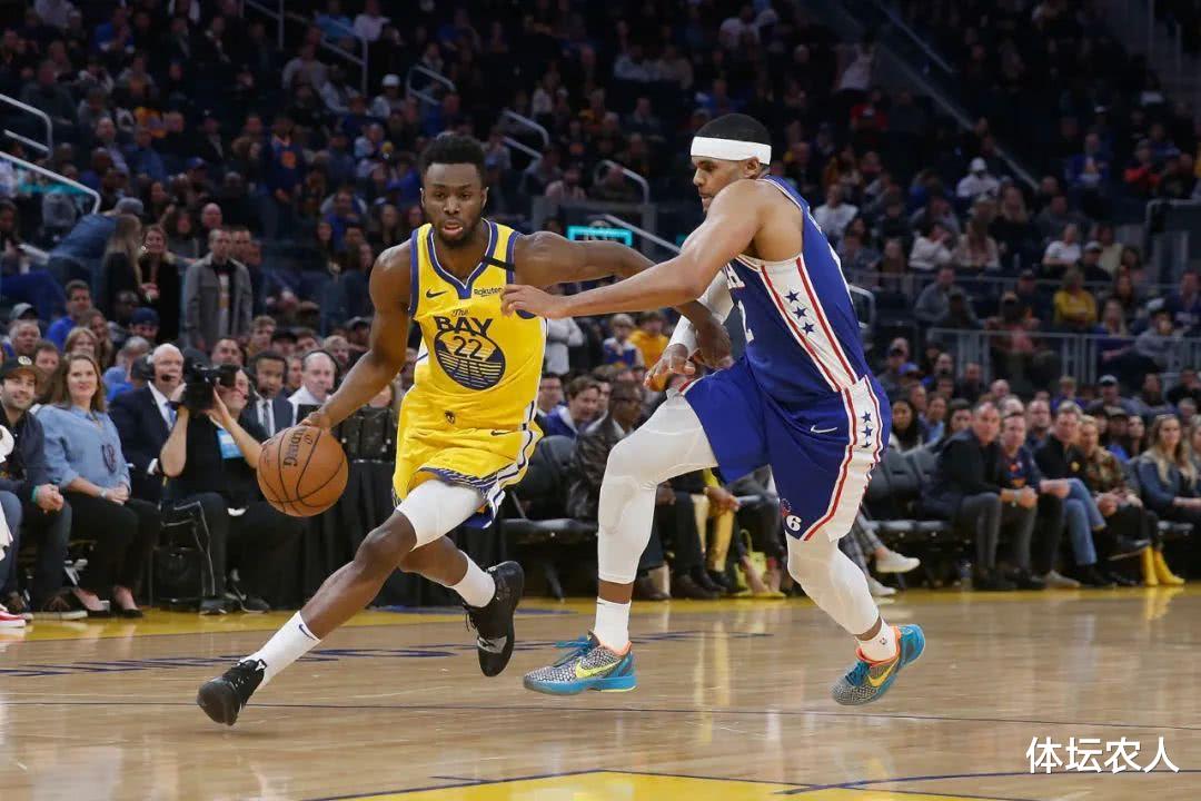 维金斯|NBA顶级天赋维金斯！所有人都跑不动了，他杀到篮下直接完成隔扣