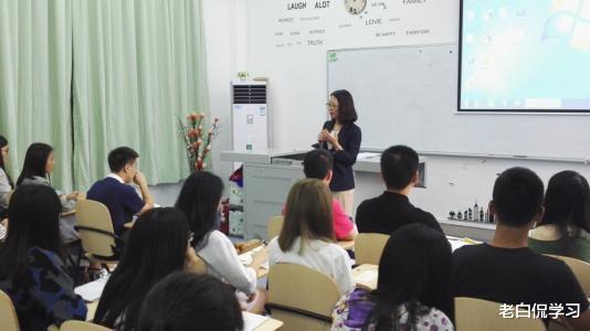 教师|教师招聘呈现“怪状”，一边挤破脑袋报考，一边招不上来老师