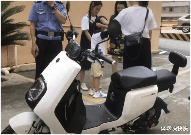 易建聯|郭艾倫開紅色法拉利亮相街頭，看看周鵬、杜峰、易建聯等人開什么車