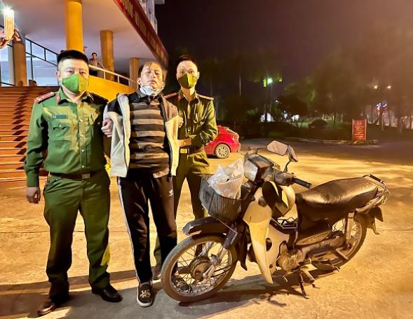 越南男子残杀亲生父母和妹妹,因为自己坐牢期间家人不去探视