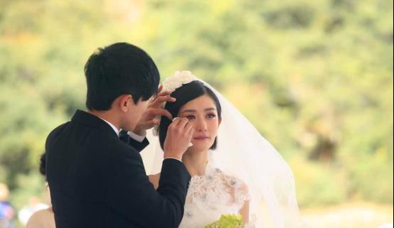 张彬彬|一句年下不喊姐炸出多少弟弟？张彬彬太露骨，王一博却名花有主