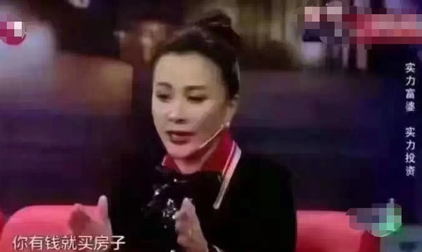 刘嘉玲|刘嘉玲晒拜年视频，脖子上镶钻翡翠鸡蛋大，曾被故宫借上亿收藏品
