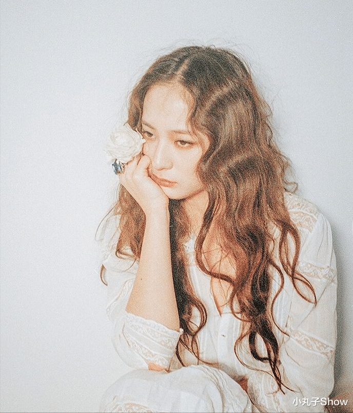 郑秀晶|韩国美女郑秀晶高调晒自拍,高挑身材不输给少女,优雅到骨子里