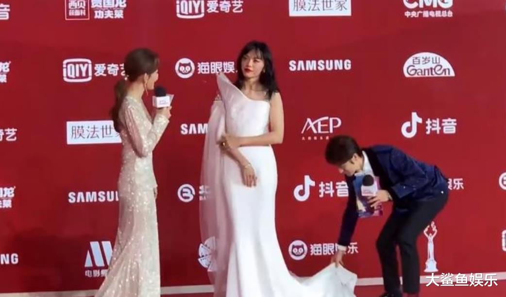 姚晨|北京国际电影节姚晨一袭薄纱裙亮相，回头率好高就像仙女一样