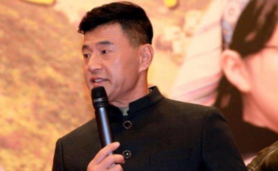 范上官|老戏骨于荣光,婚后30几年为何0绯闻?看他妻子是谁就知道了