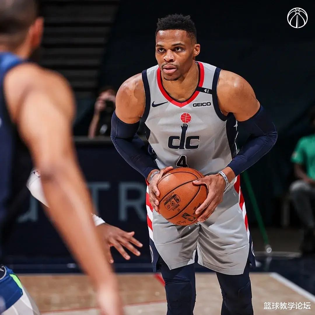 湖人隊(duì)|威少轉(zhuǎn)型了！32歲還能進(jìn)化！火箭放聲大哭！后悔莫及啊