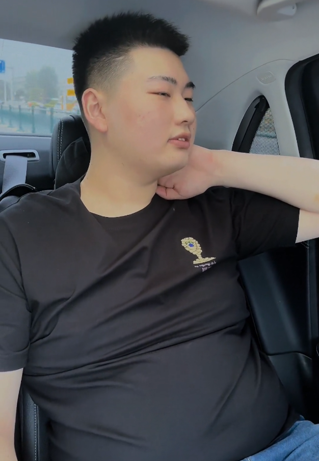 当红女星|陈亚男没撒谎？大衣哥掌管家中财政大权，婆婆的所有收入全部上交