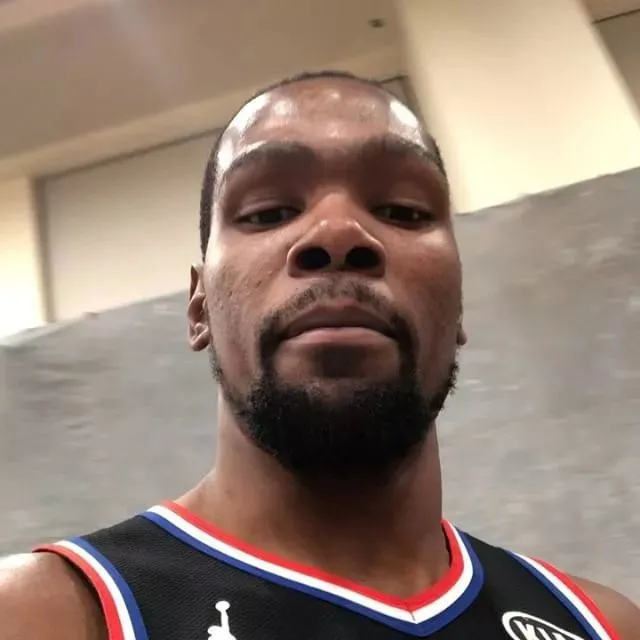 凯文·杜兰特|杜兰特被钓鱼执法了，兄弟们把“保护”打在公屏上！