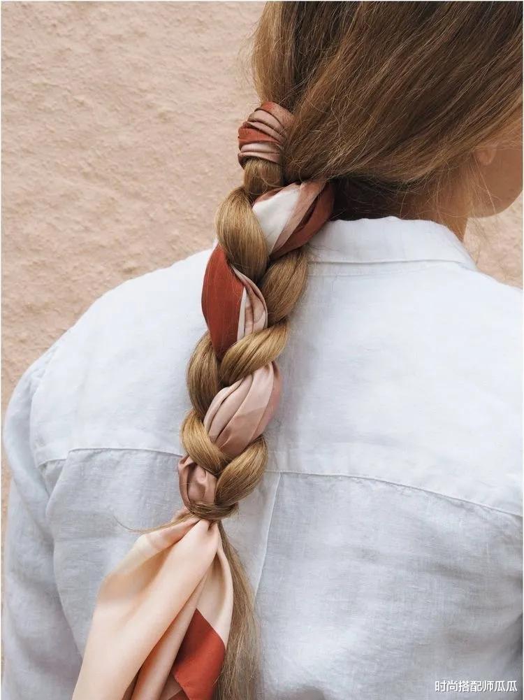 发型|40女人尽量少留长发、烫小卷，今年这3种发型正火，减龄特洋气