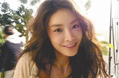 张紫妍|张紫妍悲剧: 出道三年,被高层折磨,50万人的上访依然难求。