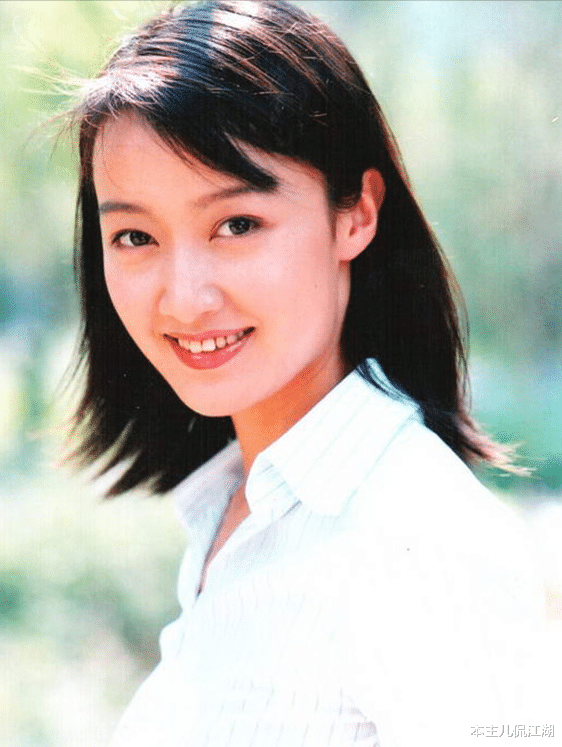 赵子琪|“国民女神”赵子琪：24岁主持春晚，35岁嫁亿万富商，38岁生二胎