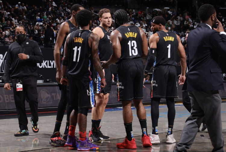 篮网队|名嘴苏群：篮网如果夺冠，是史上最不均衡的总冠军！杨毅：这是反常识球队