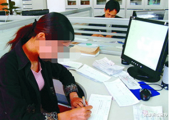 茄子|喝一口等于5杯马桶水，医生怒斥：不想骨骼被“挖空”，1水趁早戒掉