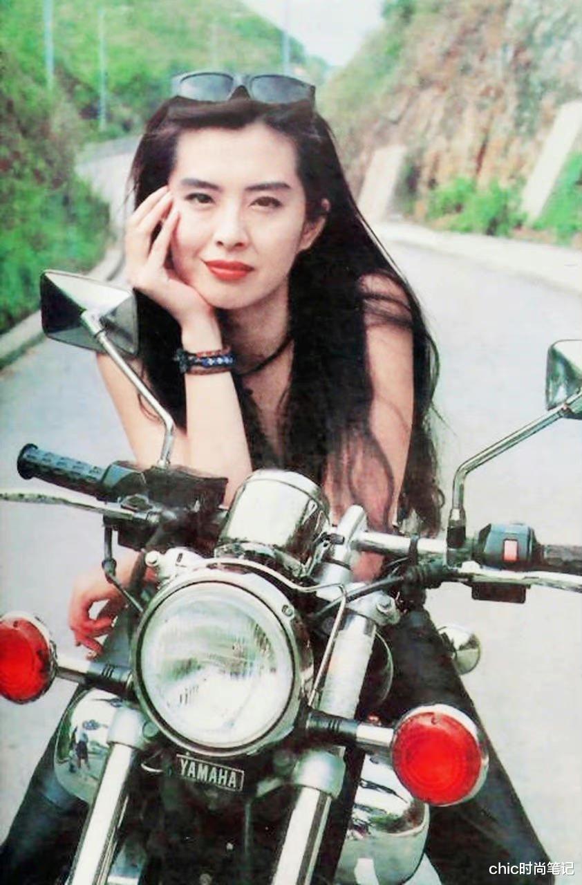 chic时尚笔记|《乔家的儿女》三丽出圈了，原生的脸，完美诠释复古挂历女郎