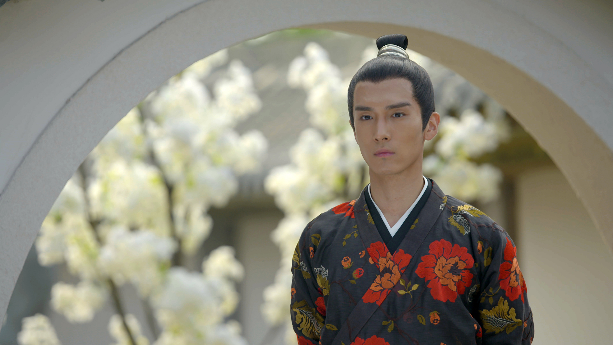 盛一伦|6年前还是顶流，如今新片上映，日票房才1.4万