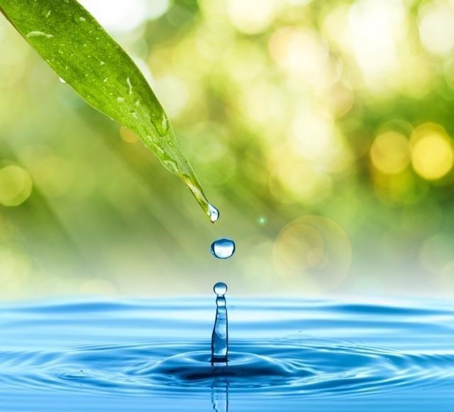 新型冠状肺炎 “点水成金”？捷克物理家取得突破性进展，用绝缘纯水变成金属