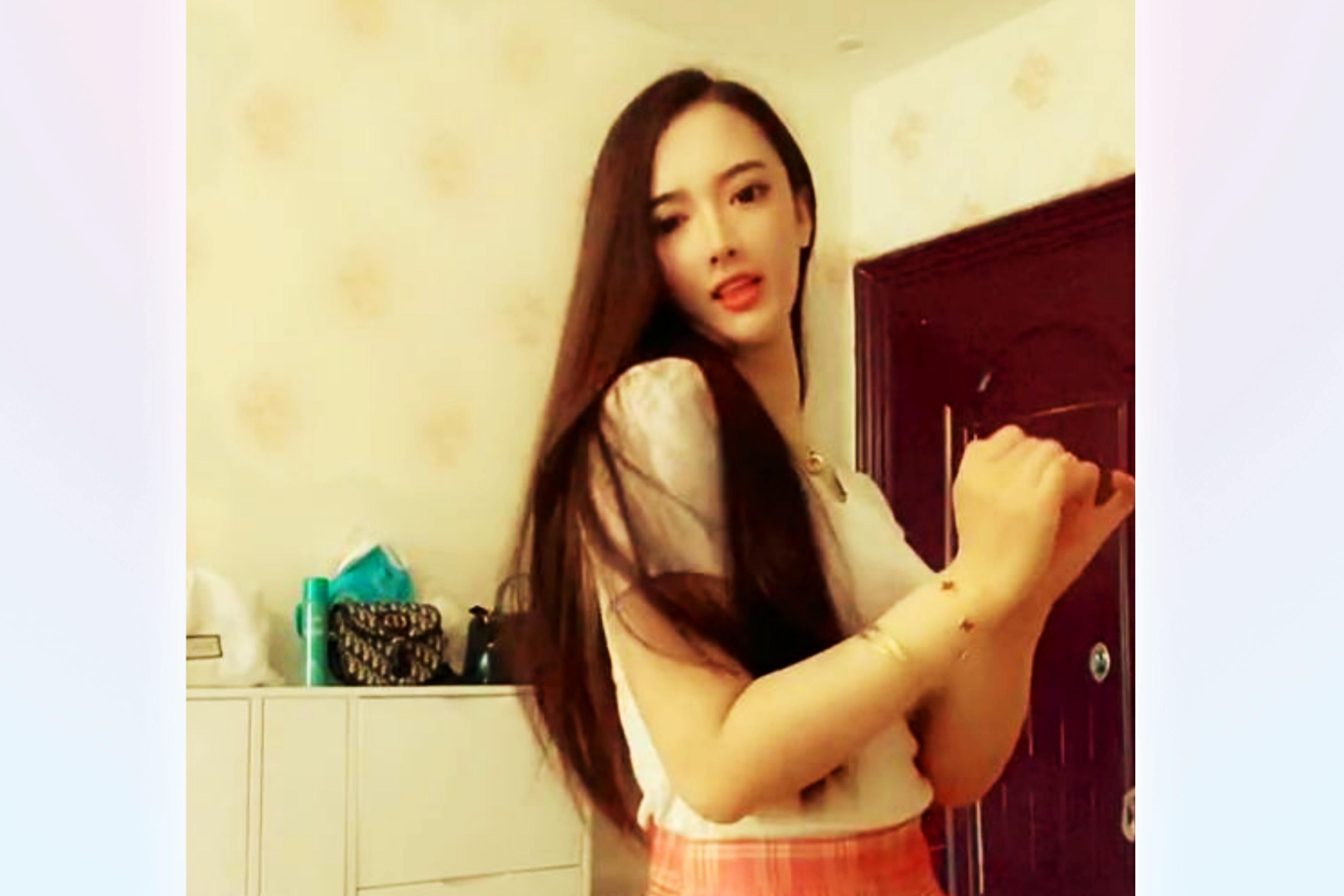 女主播|女网红利用好身材，蛊惑大龄男性，令对方神魂颠倒、言听计从