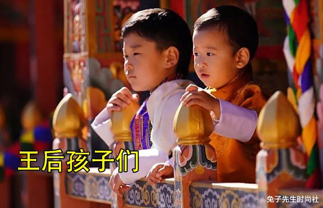 非主流 31岁不丹王后国庆现身，化烟熏妆梳非主流刘海，国王看得挪不开眼