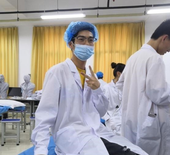 家中大小宝|高中学生请注意，医学院“四大天王”更新换代，该如何选择？