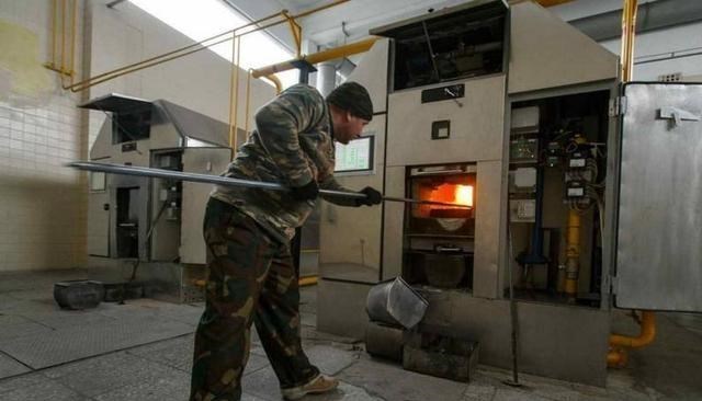 求职|火葬场的工资过万，却很难留住年轻人，里面老员工说出里面猫腻