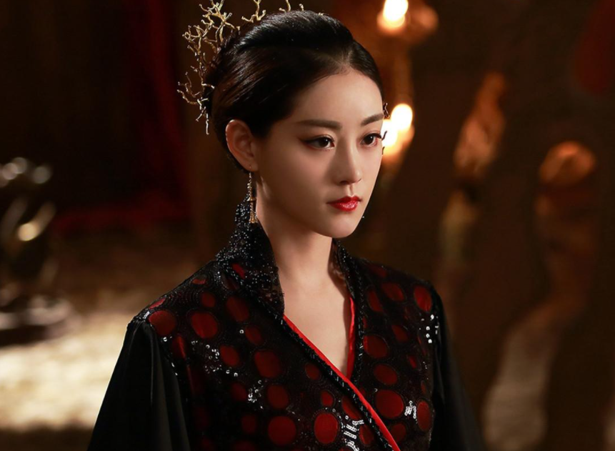 遇龙|《遇龙》开播槽点多：男主假发劣质全程面瘫，无滤镜真实到卡粉