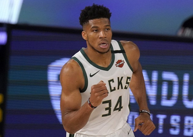 安东尼·戴维斯|利拉德轰37+5记三分仍无缘今日最佳！对不起，你碰到MVP了！