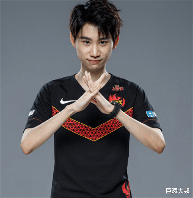 fpx战队|金咕咕独创“无影像表演”,强行搭话小天,一出大戏让人直呼太假