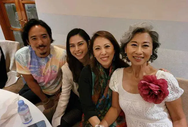 叶倩文|初恋费翔，36岁嫁给大14岁二婚男，60岁晒满头白发做回自己