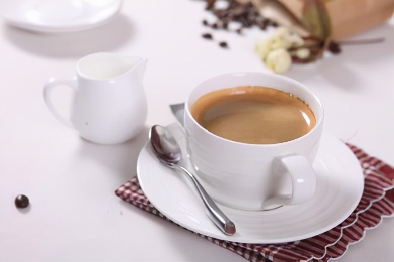 仲念念 我70岁了，三个儿媳抢着接我去养老，知道原因后我笑不出来了